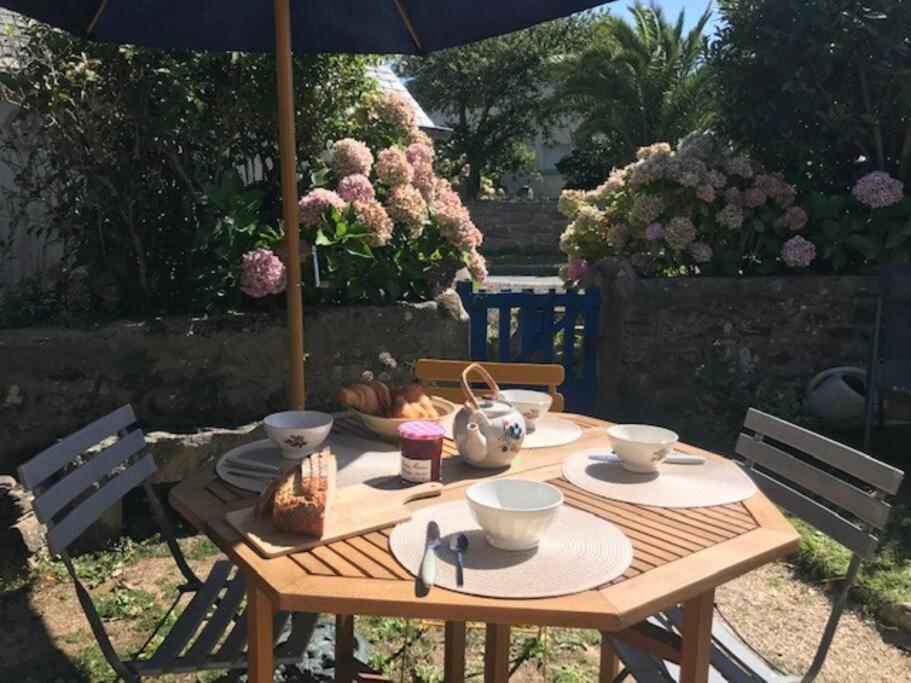 Charmante Maison De Pecheurs Trebeurden Bagian luar foto